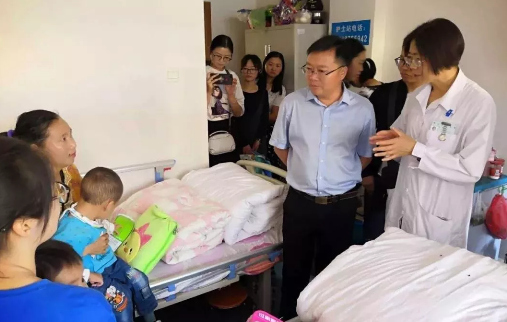 全國助殘日——政府、殘聯(lián)、醫(yī)院聯(lián)合慰問暖人心