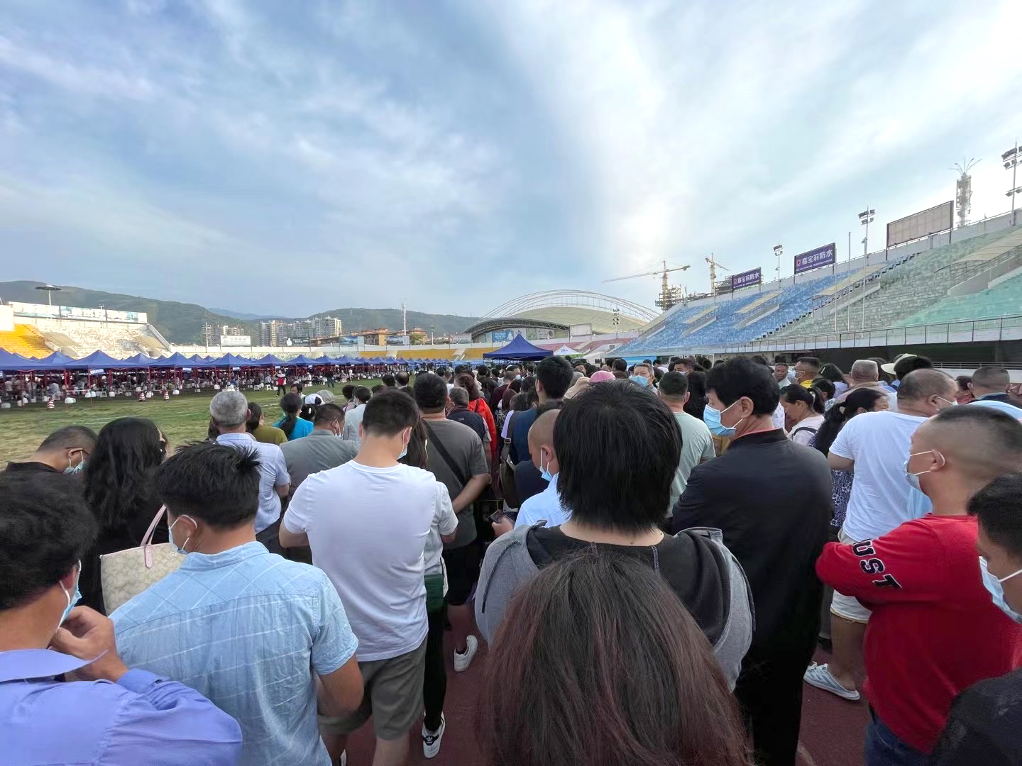 哇塞，這打疫苗的人氣鼎旺了~~