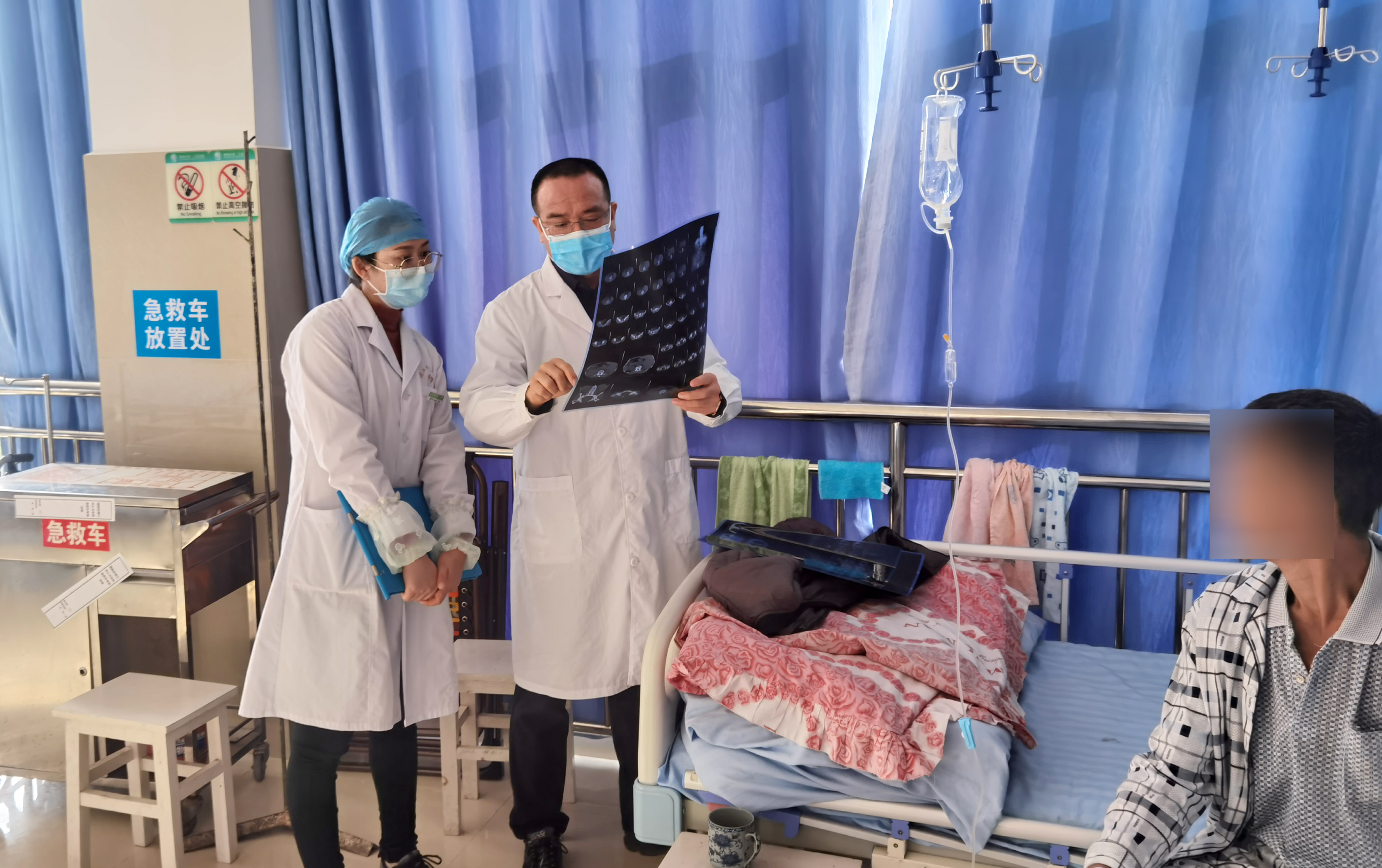 腫瘤科張穎東主任赴潞江鎮(zhèn)中心衛(wèi)生院開展坐診、查房及學術(shù)交流
