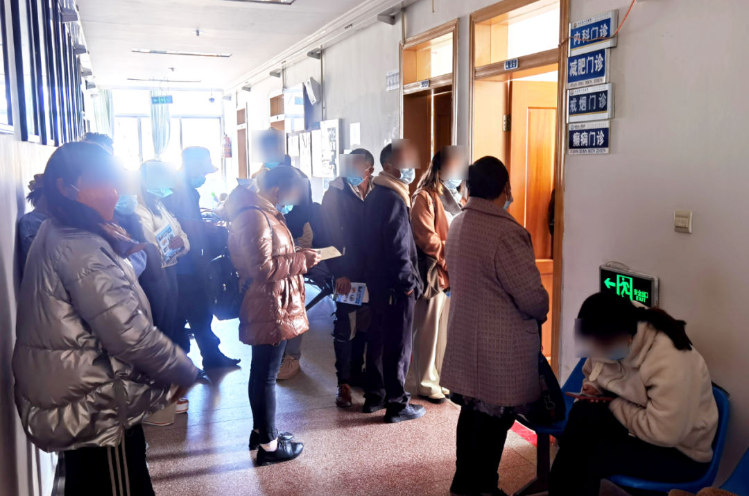 【保山安利醫(yī)院】腫瘤科張穎東主任赴施甸縣人民醫(yī)院開展腫瘤專科坐診、查房