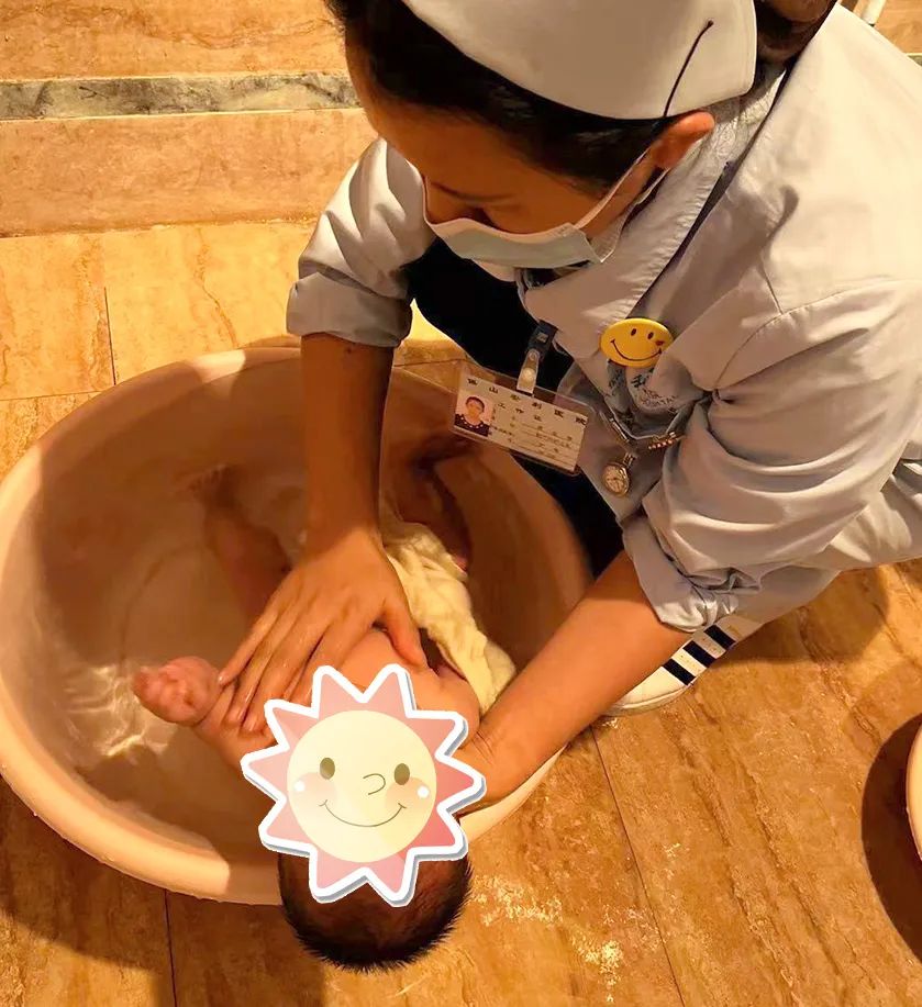 【保山安利醫(yī)院】新手媽媽別著急，寶寶護理可為您上門服務(wù)~