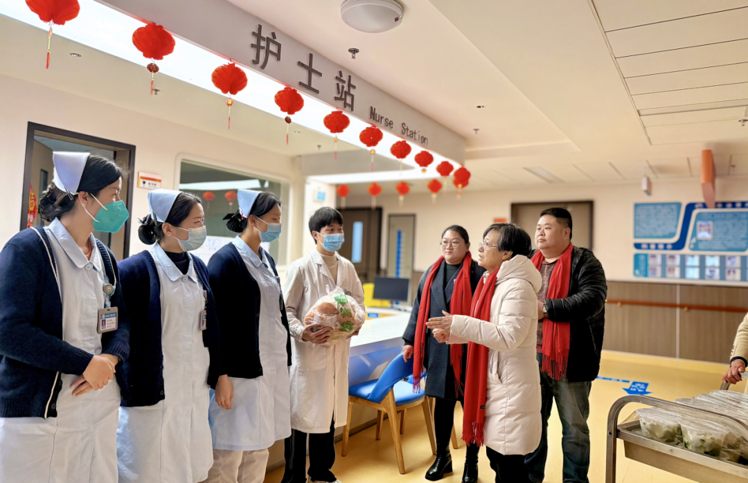 新春慰問送溫情，除夕關(guān)懷暖人心！